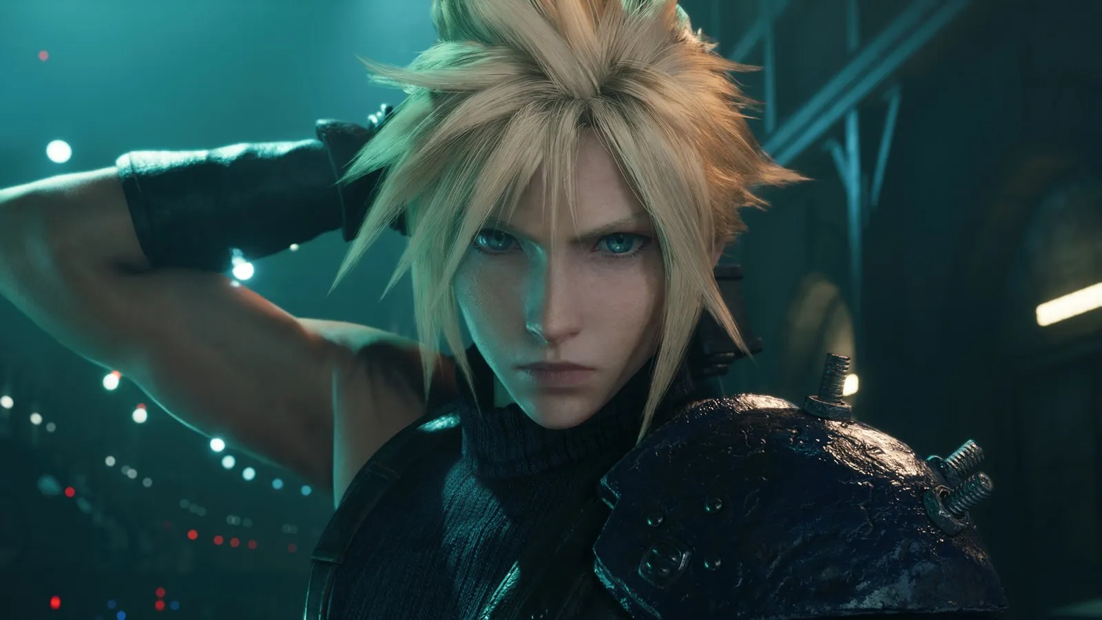 Primer plano de Cloud Strife con la espada mortal a la espalda en Midgar en FINAL FANTASY VII REMAKE