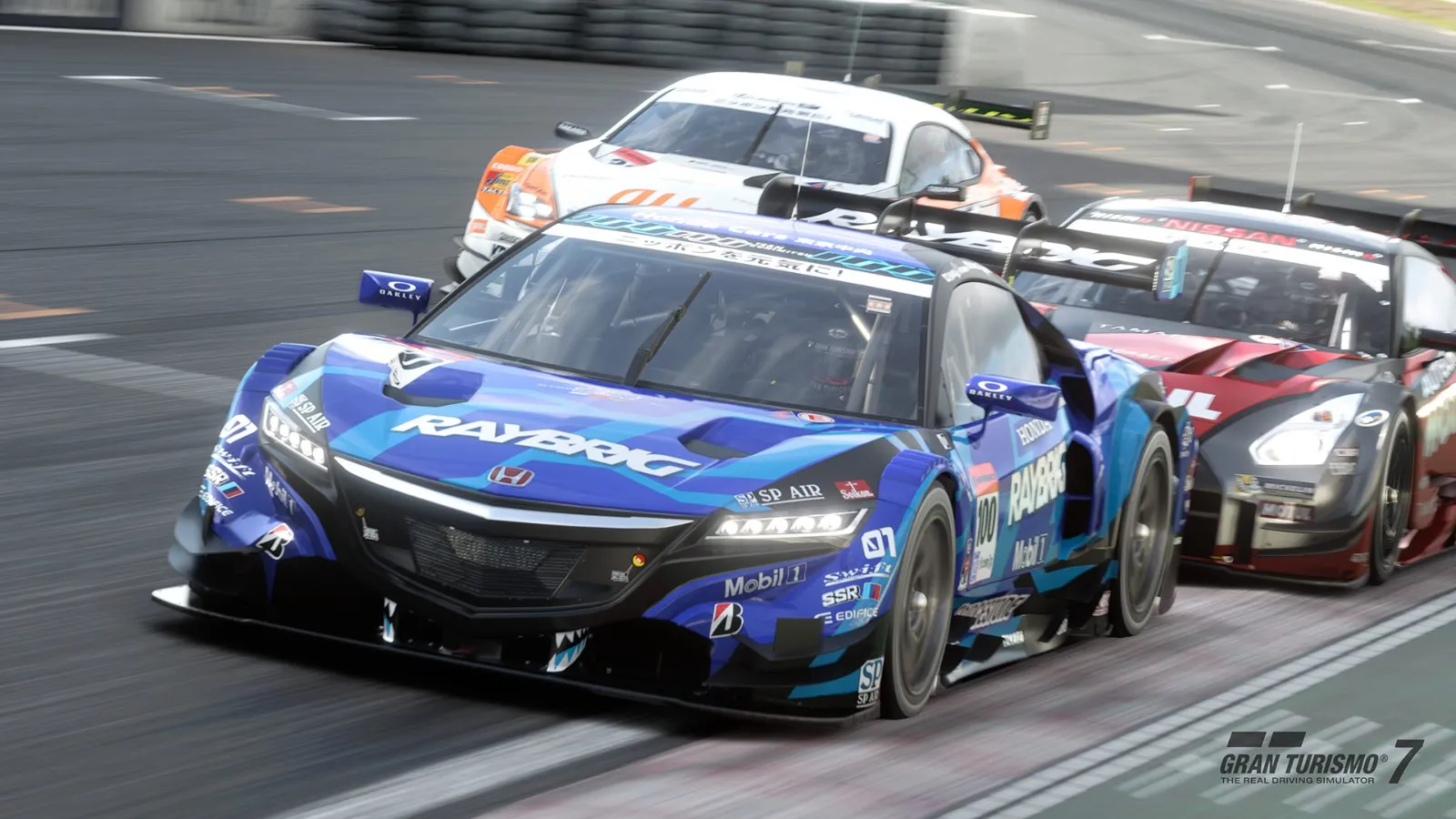 Dos GT500 de Super GT, un Honda NSX y un Nissan GT-R, en plena carrera en Gran Turismo 7