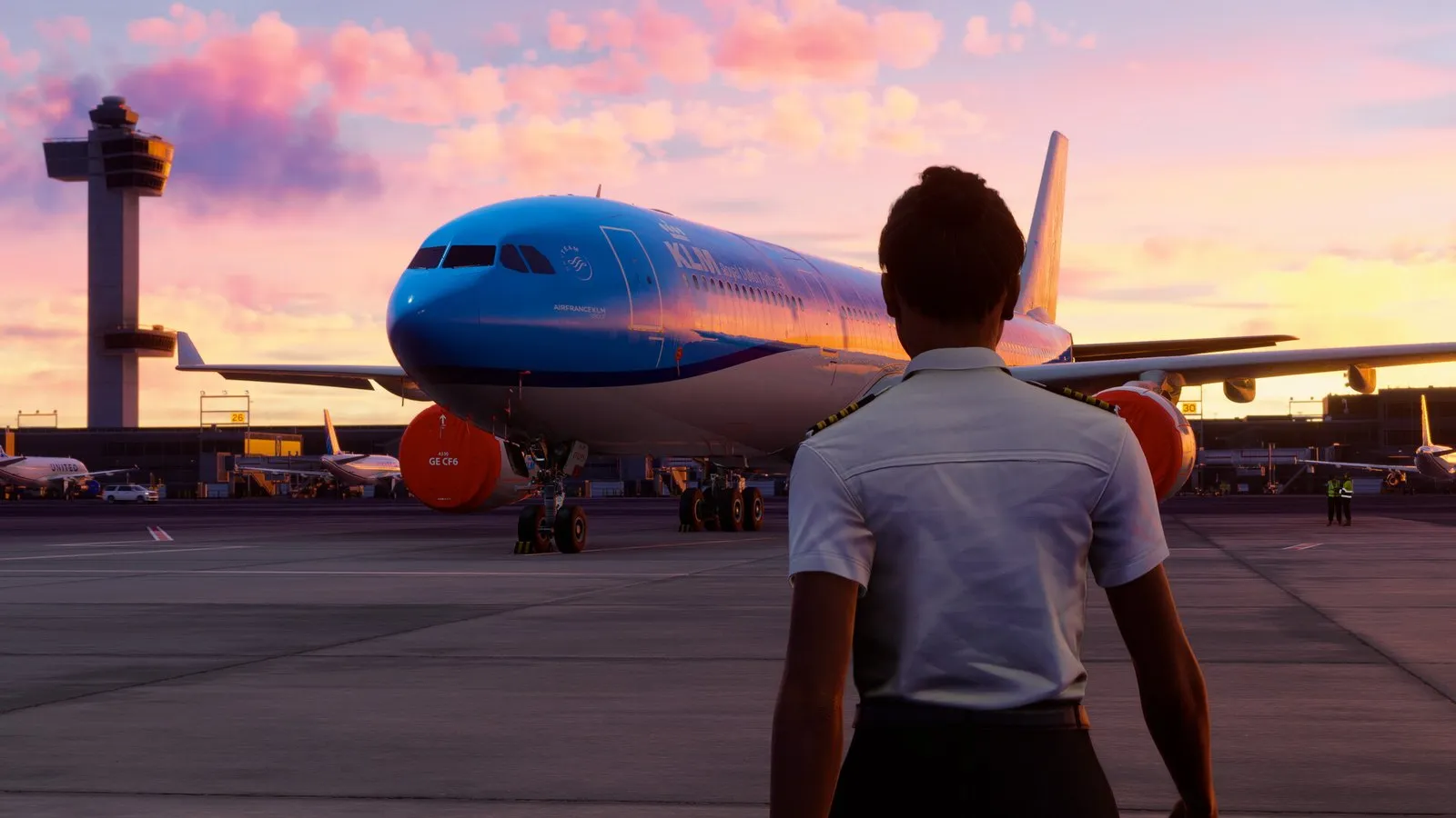 Un piloto camina hacia un avión comercial en la pista al atardecer en Microsoft Flight Simulator 2024
