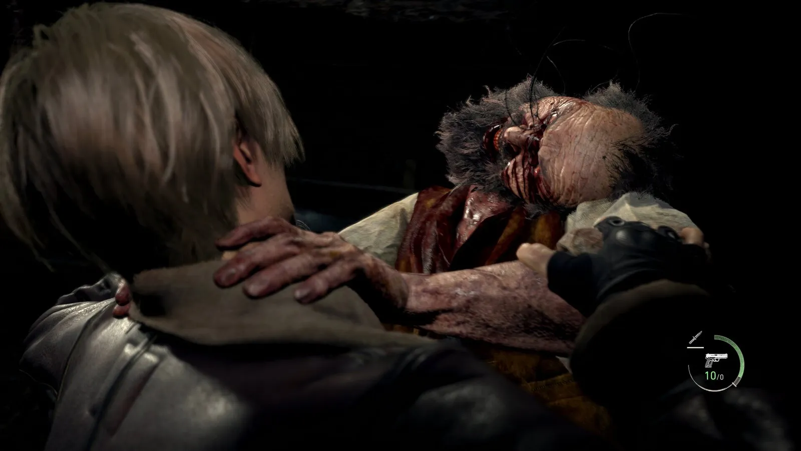Un aldeano infectado agarra a Leon por el cuello en primer plano en Resident Evil 4