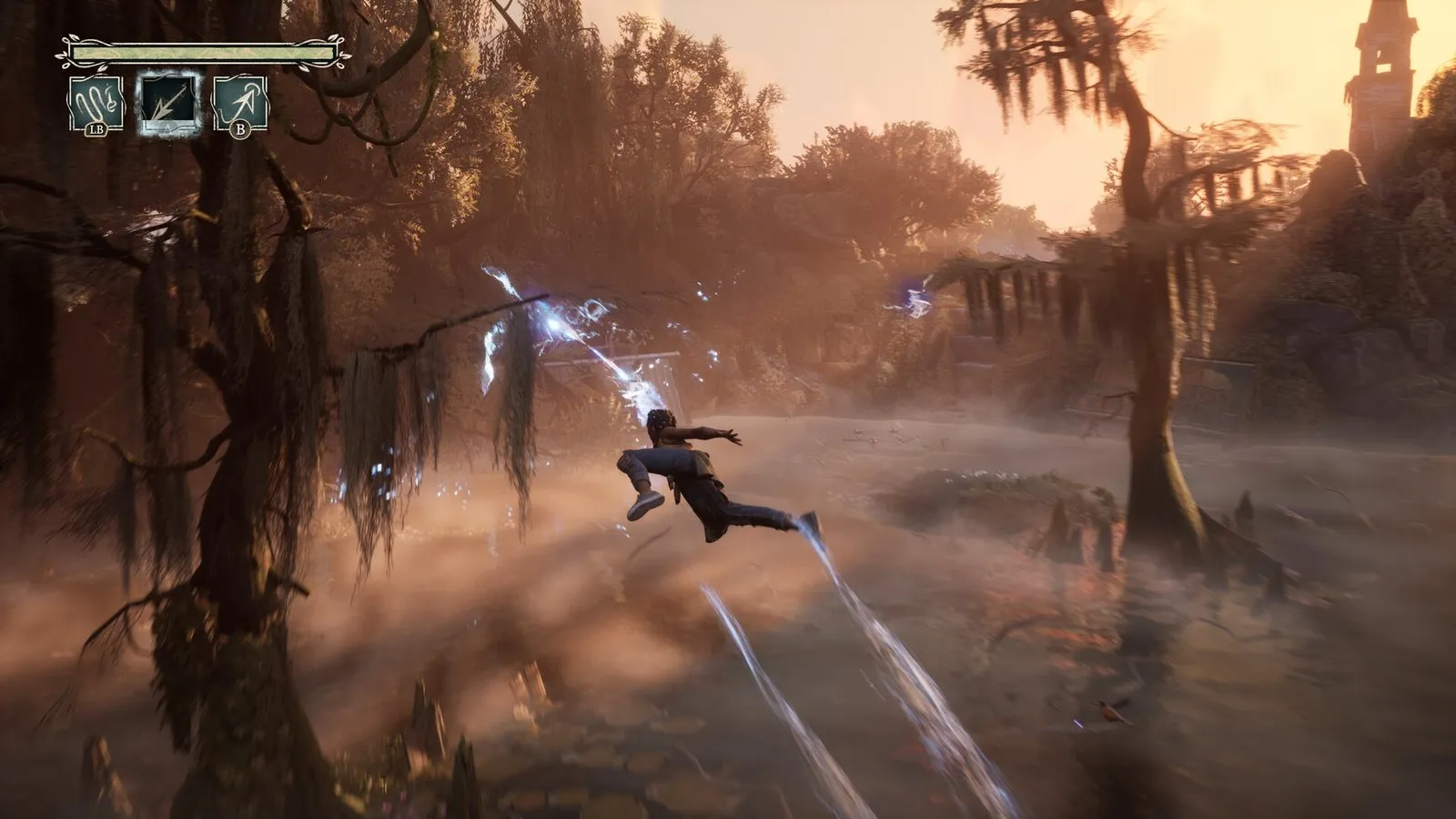 Hazel corre por un pantano con árboles cubiertos de musgo en South of Midnight
