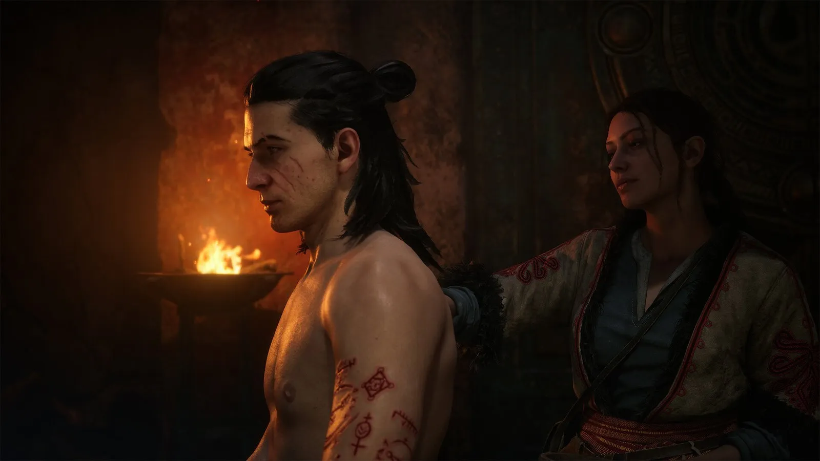 Coen, con el torso tatuado, conversa con una mujer junto a una forja en The Blood of Dawnwalker