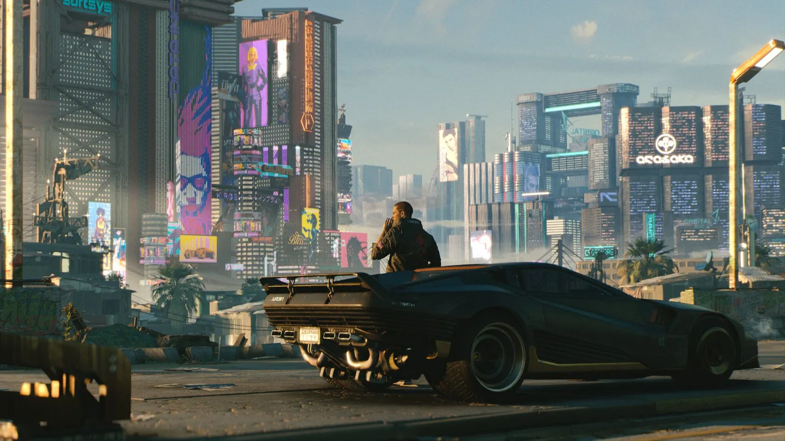 V apoyado en un deportivo frente a los rascacielos de neón de Night City en Cyberpunk 2077