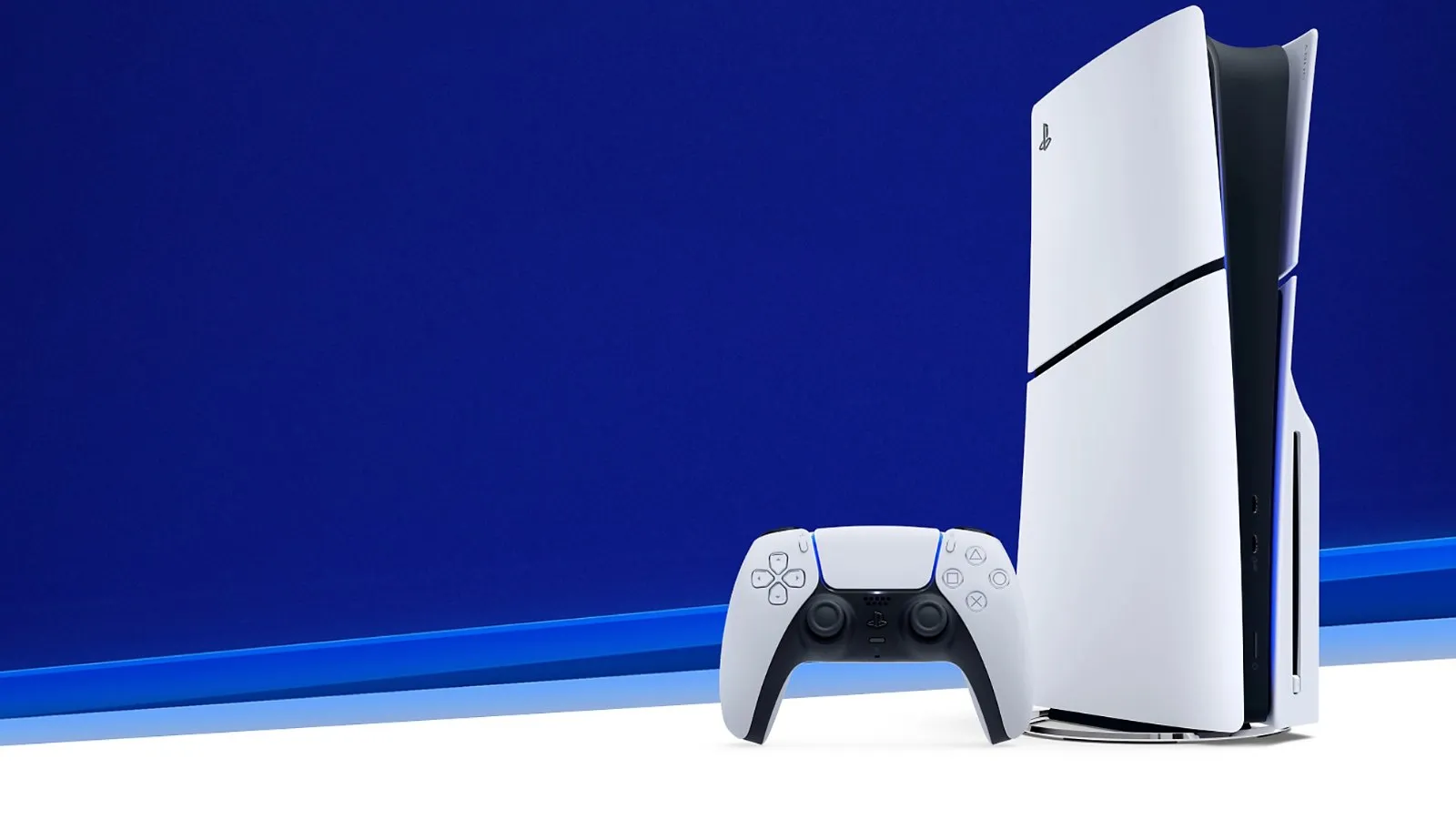 Consola PlayStation 5 con su mando DualSense sobre fondo azul